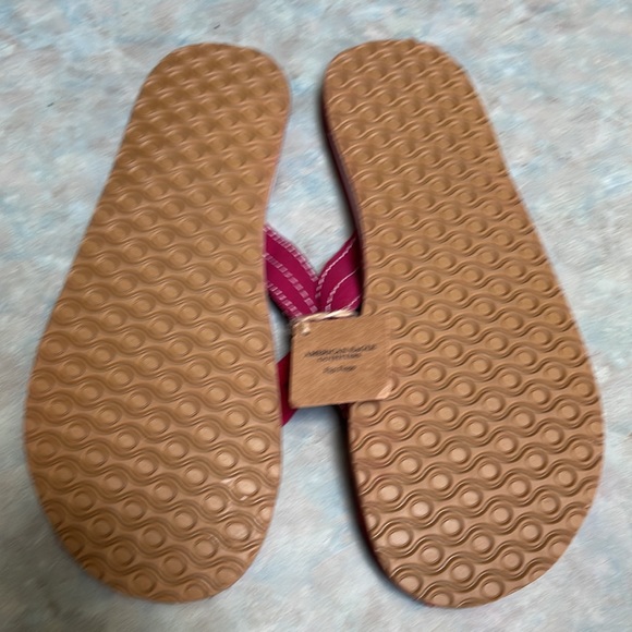 American eagle outfitters pink flip flops (sz 9) - Picture 2 of 8